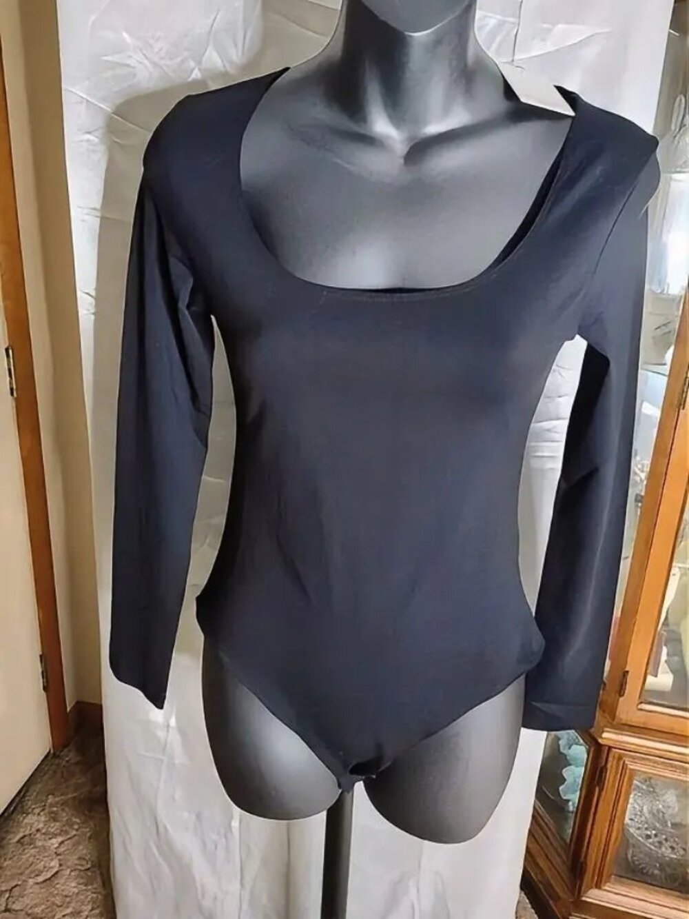 NWT Mangopop Black Long Sleeve Scoop Neck Stretch TShirt Bodysuit Top Size Small